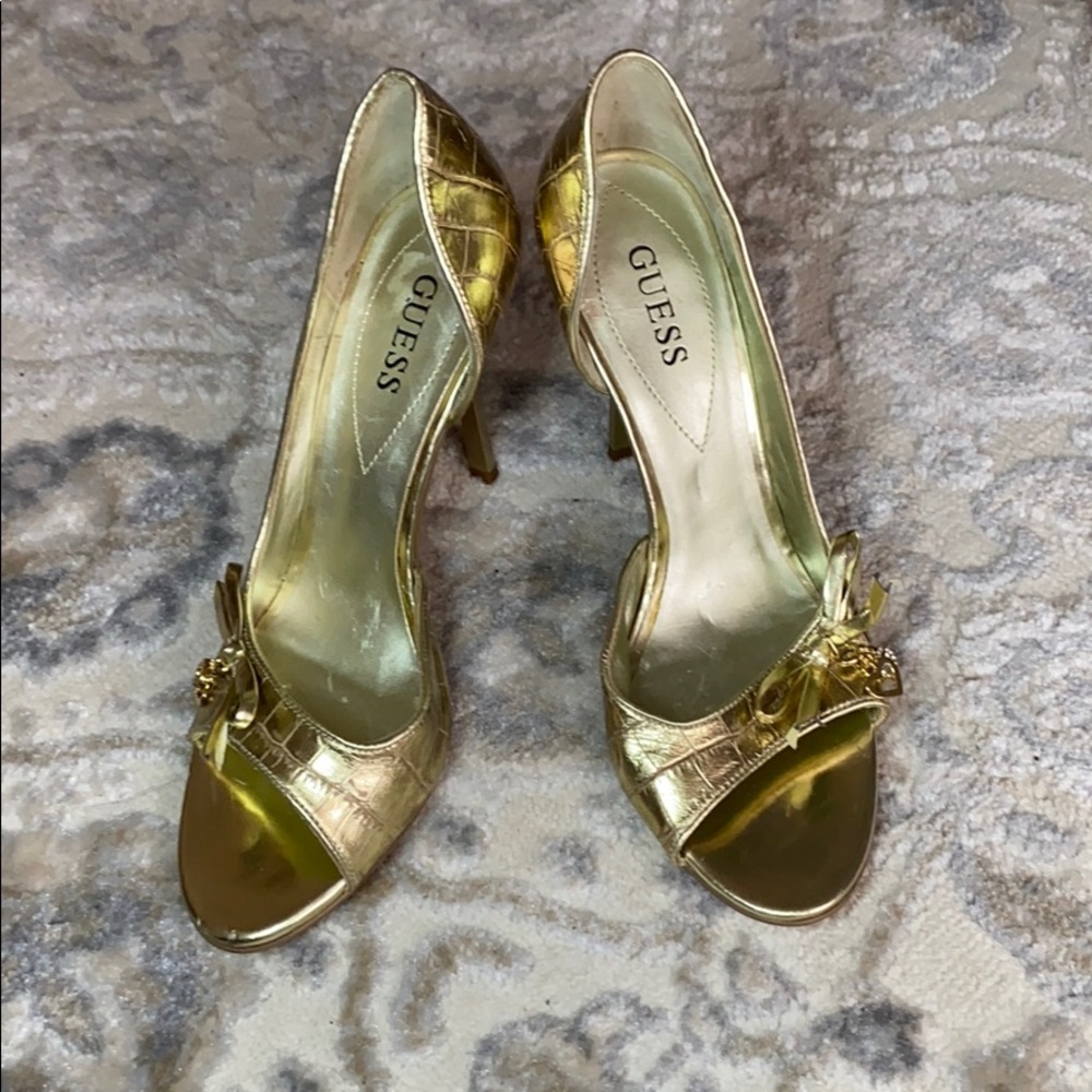 *Guess- Shoes Open Peep Toe Gold. #28